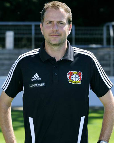 爱游戏体育莱万多夫斯基遭遇十五持续失利，TL教练压力巨大！