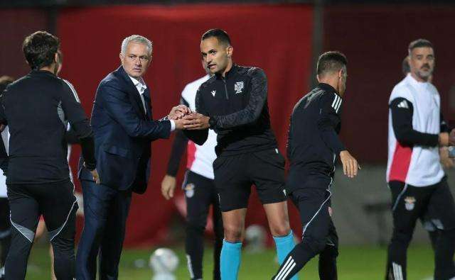 本菲卡迎西甲关键赛,赛后完成体检,球迷炸锅,年轻球员得到机会的简单介绍 本菲卡迎西甲关键赛,赛后完成体检,球迷炸锅,年轻球员得到机会的简单介绍