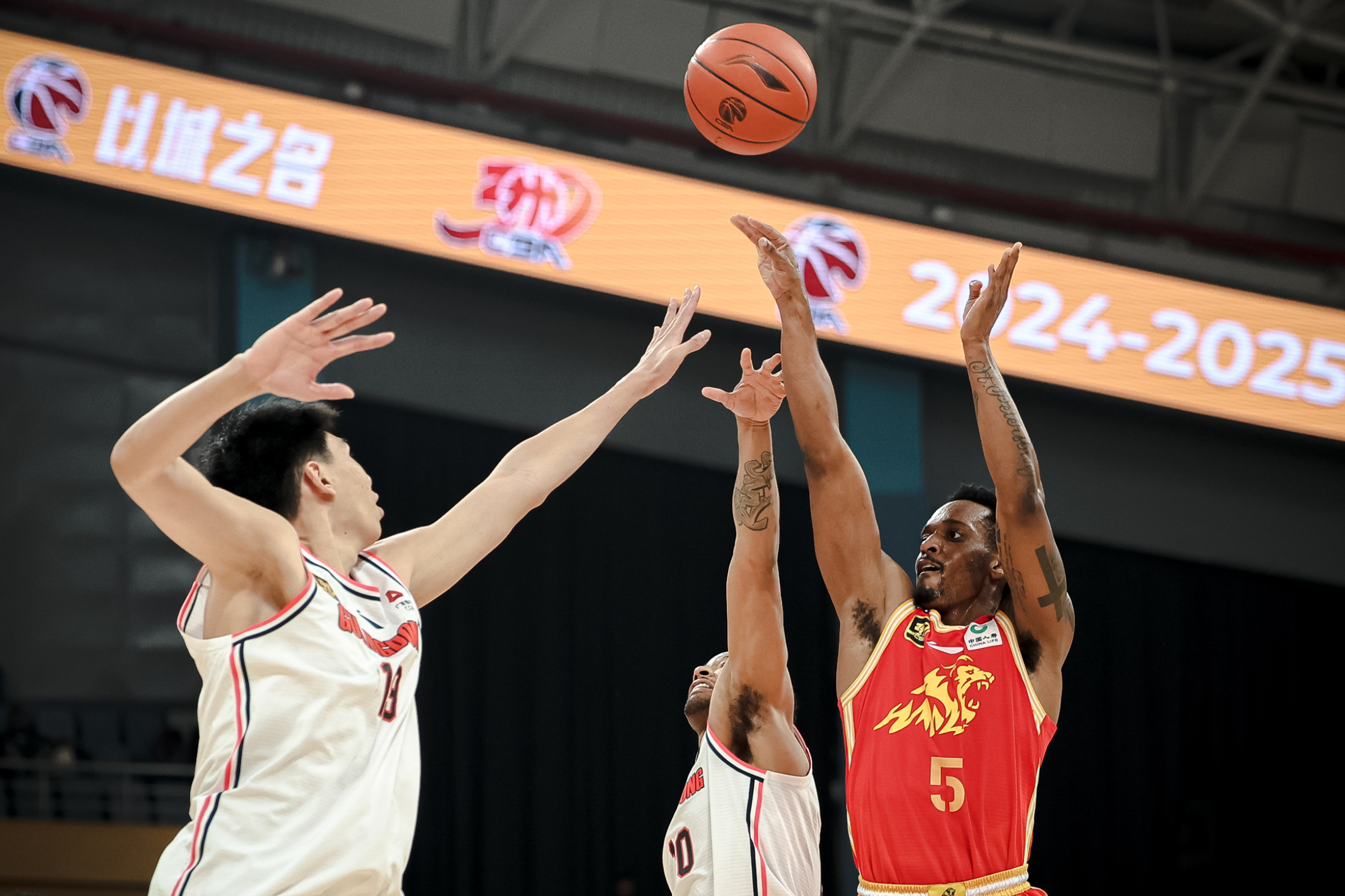 NBA季后赛赛后再迎强敌，斯图加特强势反弹，主帅态度——信心回归，控场能力受关注的简单介绍